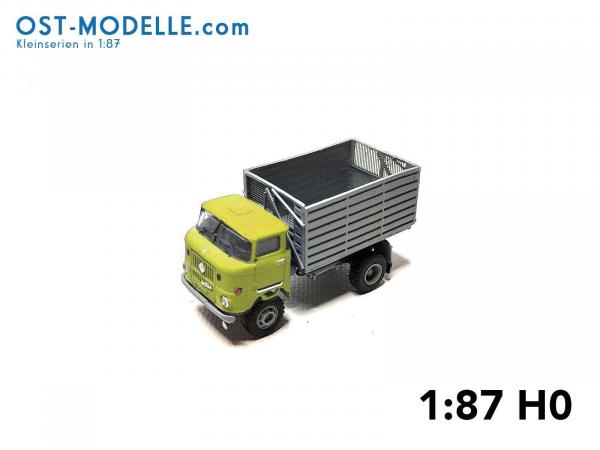 IFA W50LA ND mit Schwerhäckselaufbau SHA16 Oschatz Var. 1 gruen grau